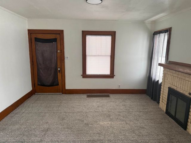 303 E Arlington Street, Waterloo, IA 50703