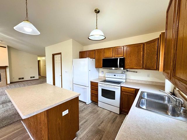 141 Betzer ROAD, Delavan, WI 53115