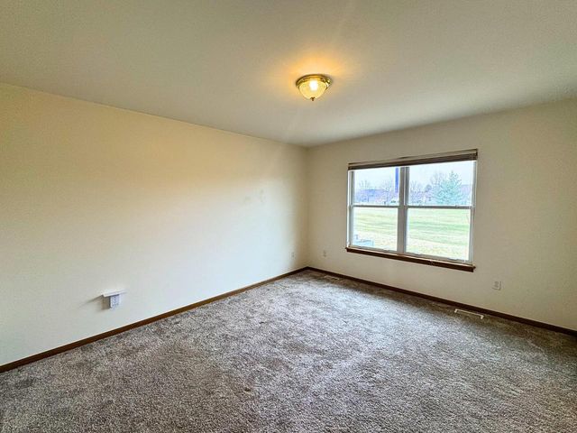 141 Betzer ROAD, Delavan, WI 53115