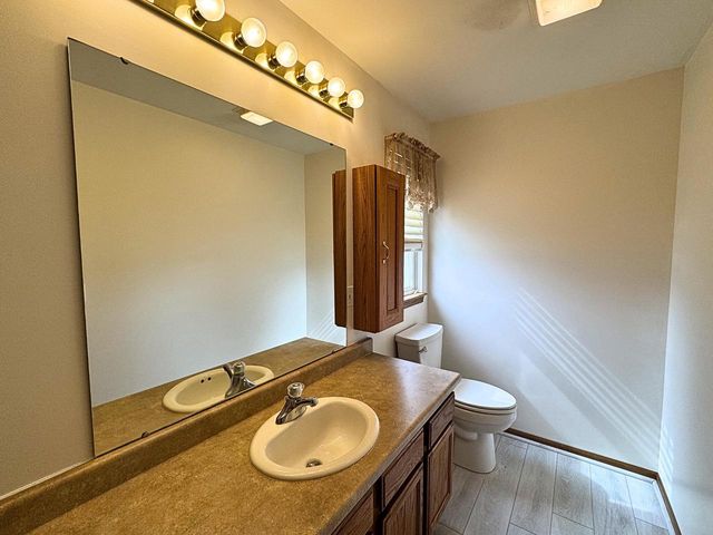 141 Betzer ROAD, Delavan, WI 53115