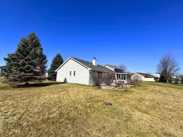 141 Betzer ROAD, Delavan, WI 53115