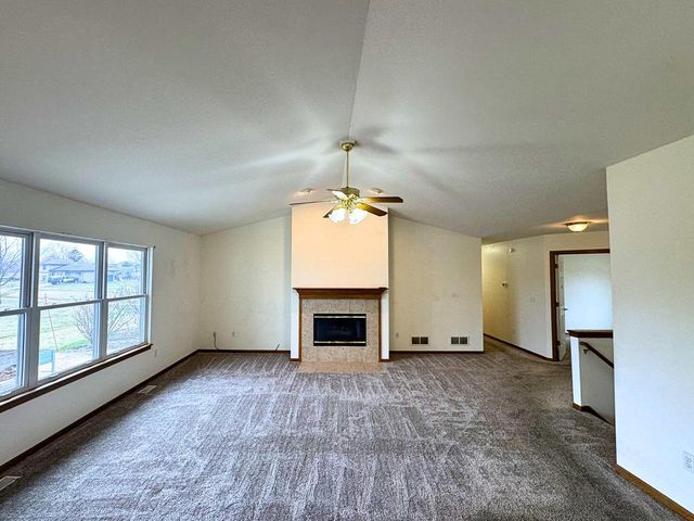 141 Betzer ROAD, Delavan, WI 53115