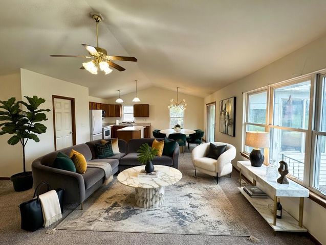 141 Betzer ROAD, Delavan, WI 53115