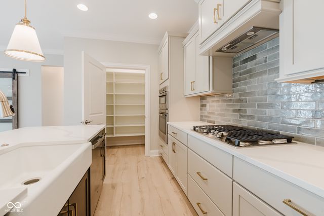 11434 Neptune Drive, Fishers, IN 46040