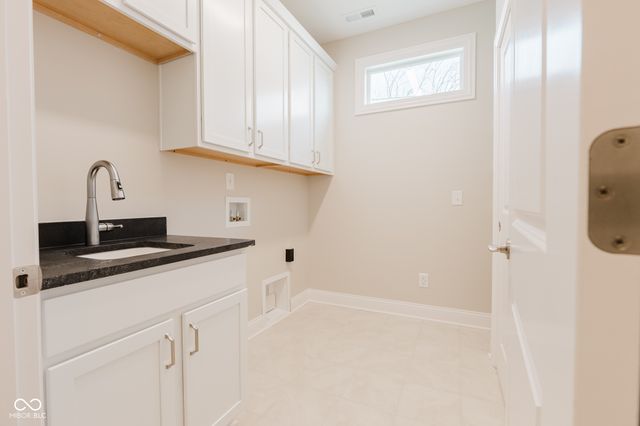 11434 Neptune Drive, Fishers, IN 46040