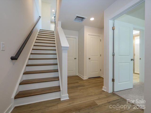 1120 Bismuth Lane, Charlotte, NC 28211