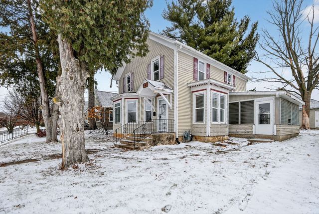 1250 W American Street, Freeport, IL 61032