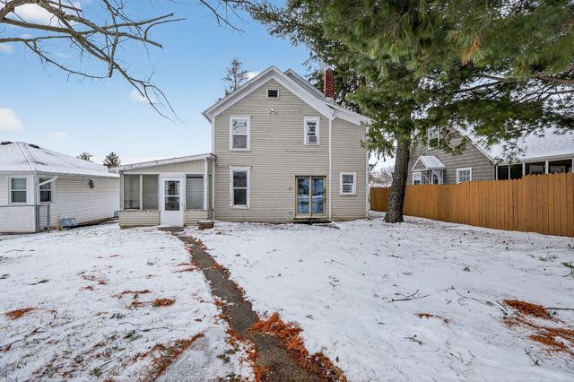 1250 W American Street, Freeport, IL 61032