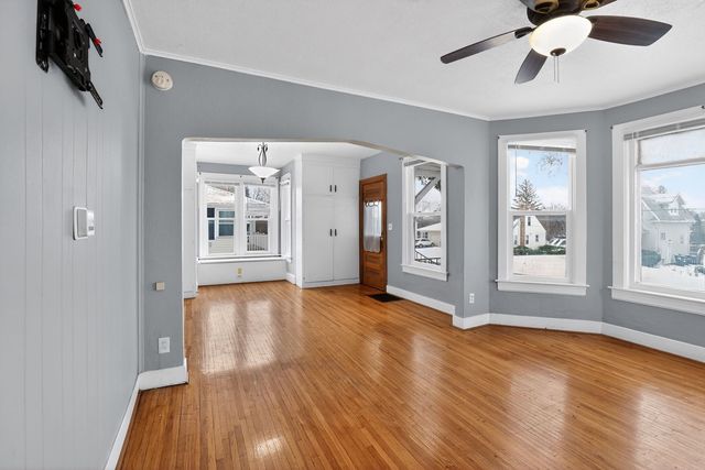 1250 W American Street, Freeport, IL 61032