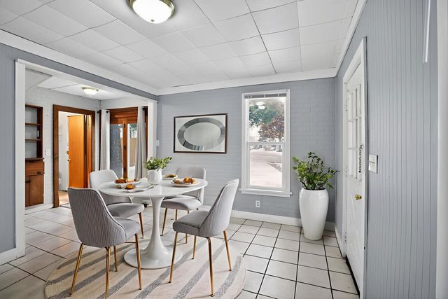 1250 W American Street, Freeport, IL 61032