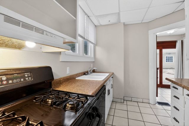 1250 W American Street, Freeport, IL 61032