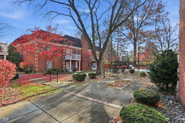 2608 E 2nd Street C, Bloomington, IN 47401