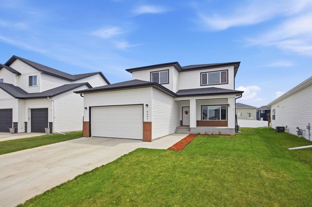 5497 11th Street W, West Fargo, ND 58078