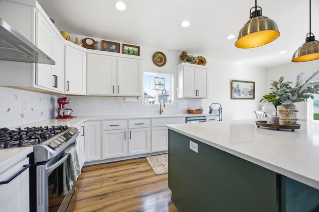 5497 11th Street W, West Fargo, ND 58078