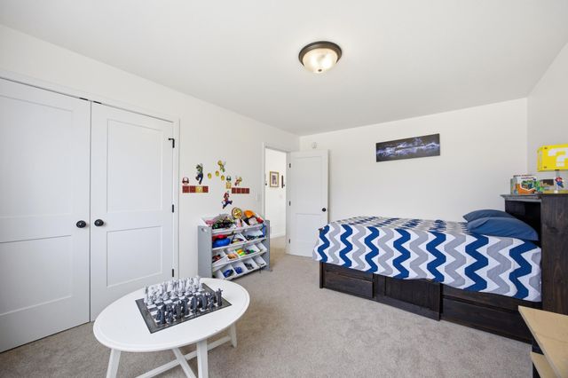 5497 11th Street W, West Fargo, ND 58078