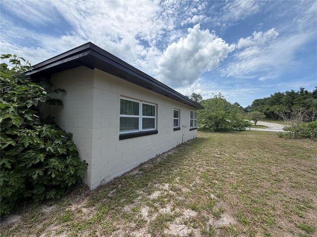 1710 HOLLY BLVD, Deland, FL 32720