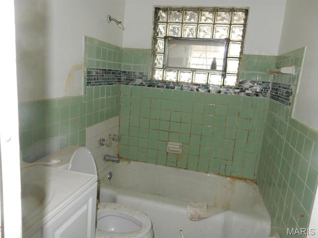 5636 Acme Avenue, St Louis, MO 63136