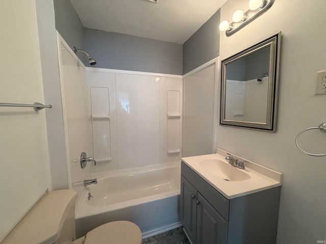 1317 College Street, South Bend, IN 46628