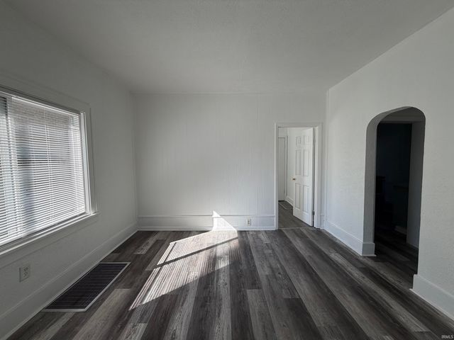 1317 College Street, South Bend, IN 46628
