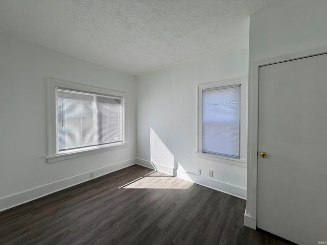 1317 College Street, South Bend, IN 46628