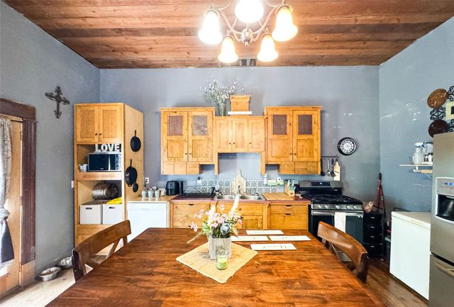 711 W 6th Street, Cisco, TX 76437