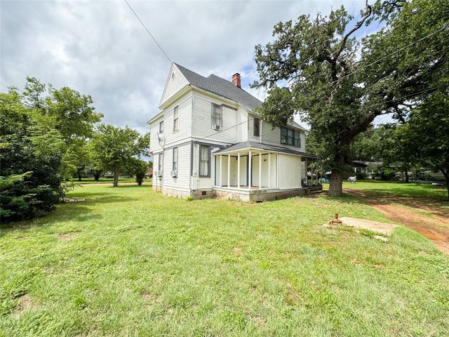 711 W 6th Street, Cisco, TX 76437
