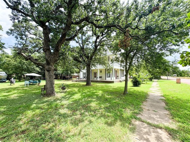 711 W 6th Street, Cisco, TX 76437