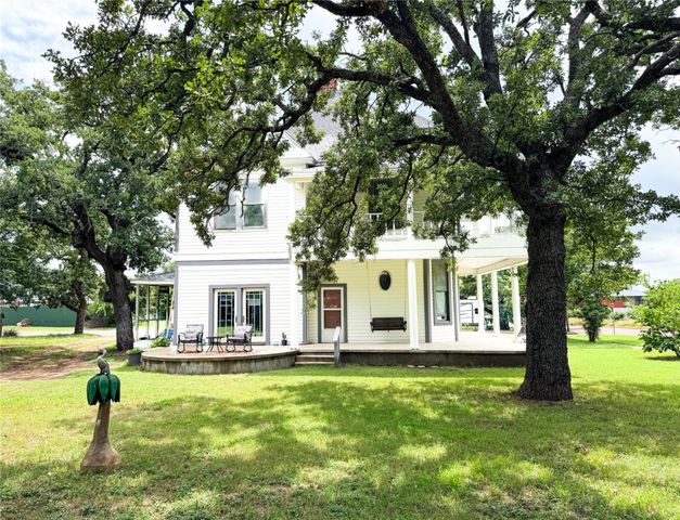 711 W 6th Street, Cisco, TX 76437