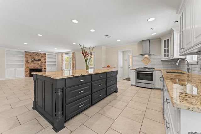 5920 Forsythia Ave, Baton Rouge, LA 70808