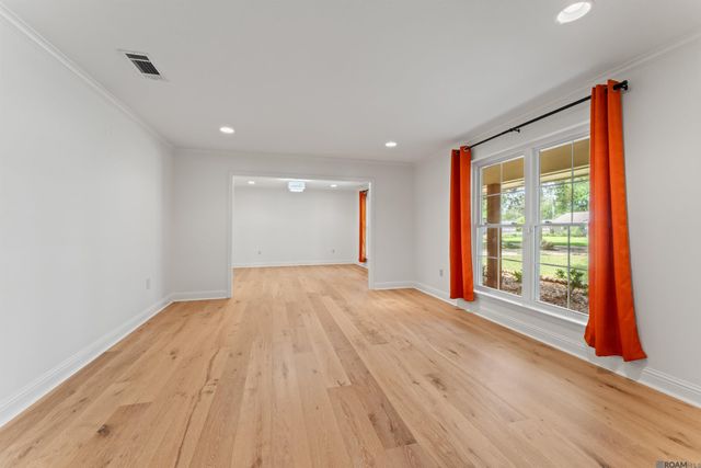 5920 Forsythia Ave, Baton Rouge, LA 70808