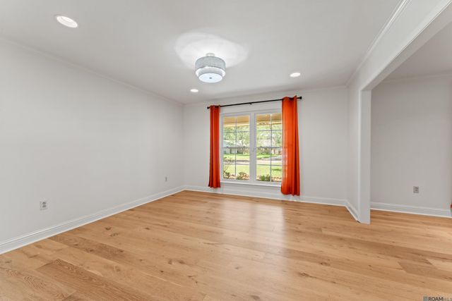 5920 Forsythia Ave, Baton Rouge, LA 70808