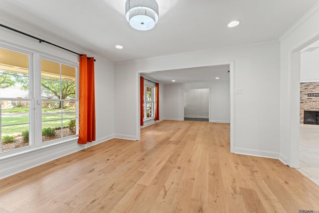 5920 Forsythia Ave, Baton Rouge, LA 70808