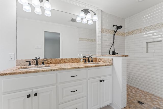 5920 Forsythia Ave, Baton Rouge, LA 70808