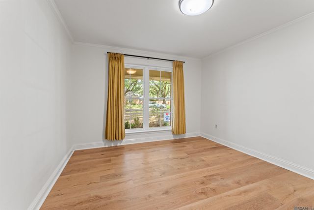 5920 Forsythia Ave, Baton Rouge, LA 70808