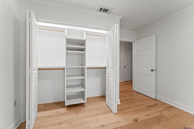 5920 Forsythia Ave, Baton Rouge, LA 70808