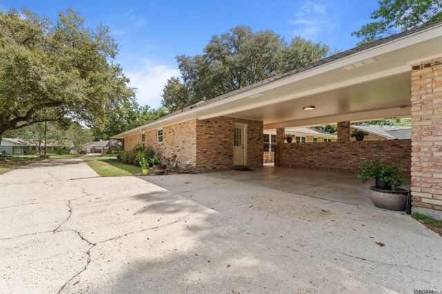 5920 Forsythia Ave, Baton Rouge, LA 70808