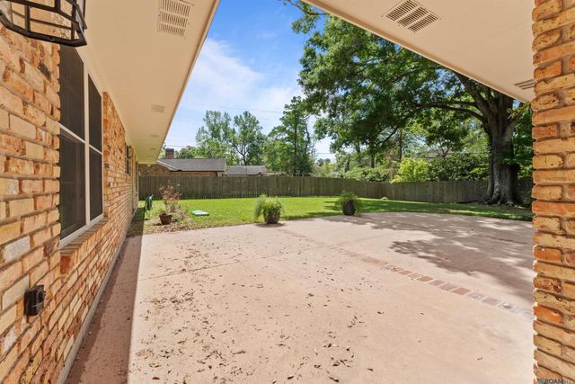 5920 Forsythia Ave, Baton Rouge, LA 70808