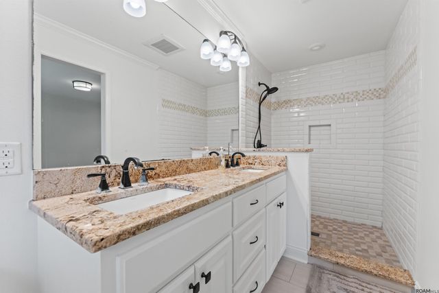 5920 Forsythia Ave, Baton Rouge, LA 70808