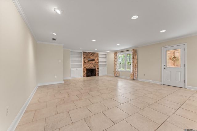 5920 Forsythia Ave, Baton Rouge, LA 70808