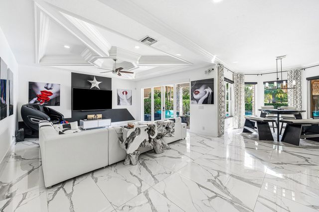 9232 Pineville Drive, Lake Worth, FL 33467