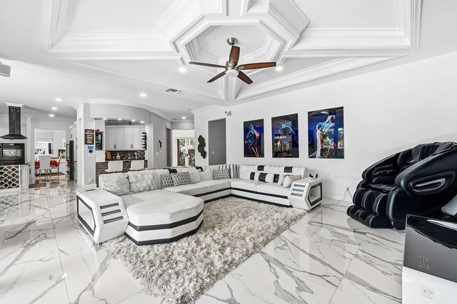 9232 Pineville Drive, Lake Worth, FL 33467