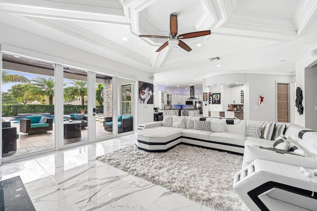 9232 Pineville Drive, Lake Worth, FL 33467