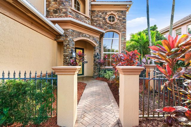 9232 Pineville Drive, Lake Worth, FL 33467