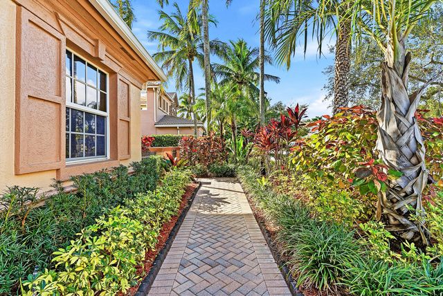 9232 Pineville Drive, Lake Worth, FL 33467