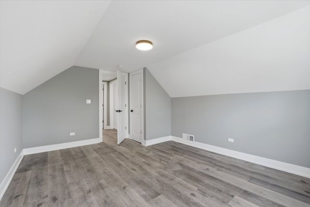 8641 S Kingston Avenue, Chicago, IL 60617