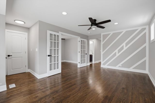 8641 S Kingston Avenue, Chicago, IL 60617