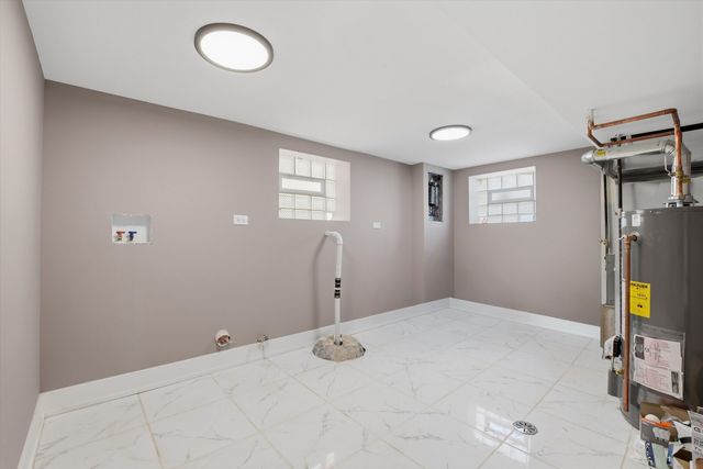 8641 S Kingston Avenue, Chicago, IL 60617