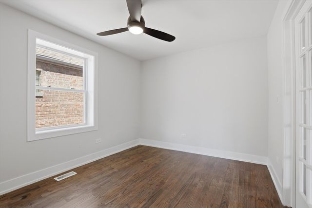 8641 S Kingston Avenue, Chicago, IL 60617