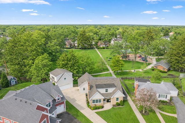 128 Parkview Road, Glenview, IL 60025