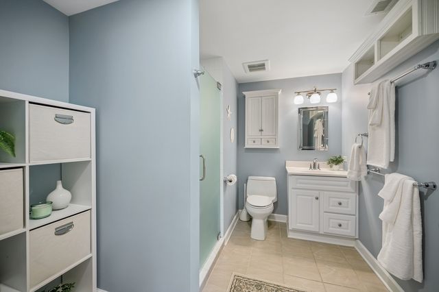 128 Parkview Road, Glenview, IL 60025